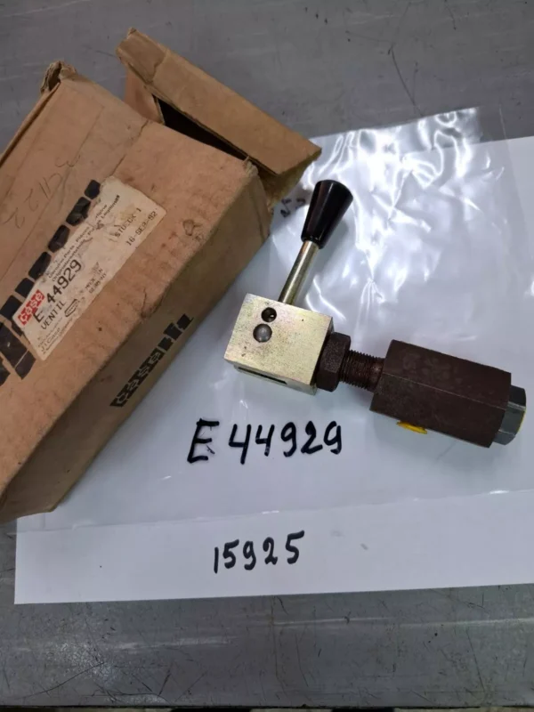 TRACTOR PARTS E44929 COCK Case IH 580G, 580SK