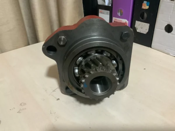 NOS 3071035R91 OIL PUMP 434 tractor