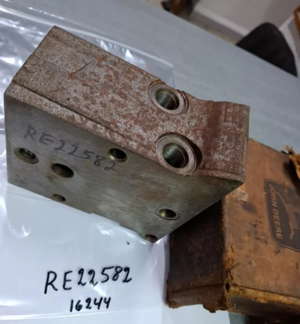Housing RE22582 fit 1040, 1550, 1640, 1950, 2140, 2