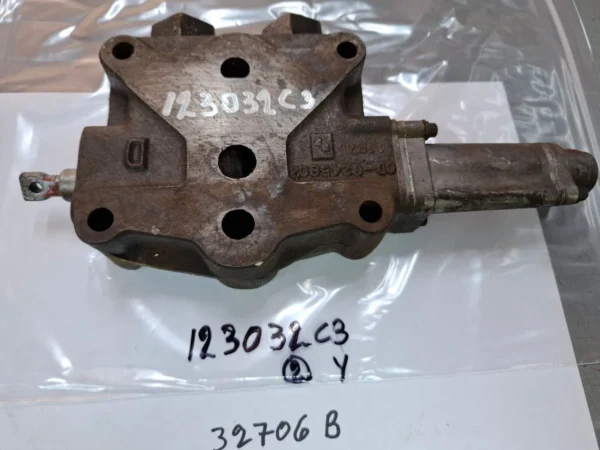 123032C93 VALVE fit INTERNATIONAL 986, 6388, 6588, 3688, HYDR
