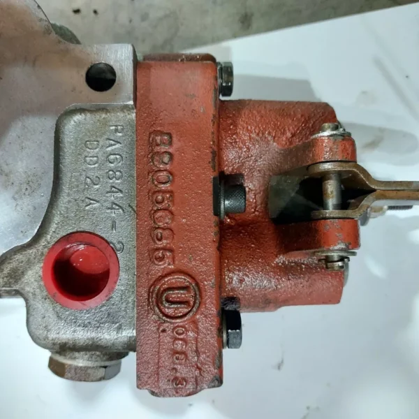 TRACTOR PARTS K961024 VALVE / K961025 PUMP fit David Brown 880, 950, 880UE