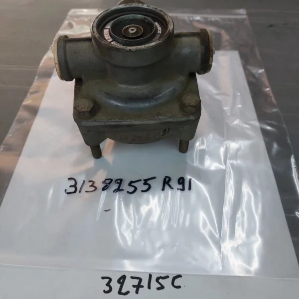 3138255R91 - RELAY VALVE KOMATSU