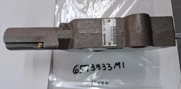TRACTOR PARTS 6513933M1 NEW REXROTH HYDRAULIC VALVE 0 521 610 056 LANDINI