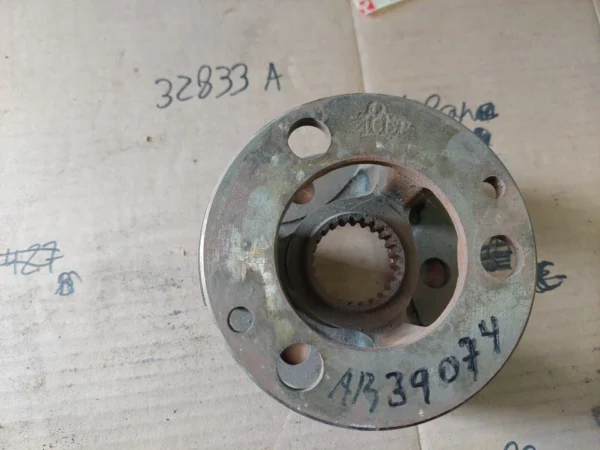 JOHN DEERE AR39074 Planet Pinion Carrier fit 302A, 302